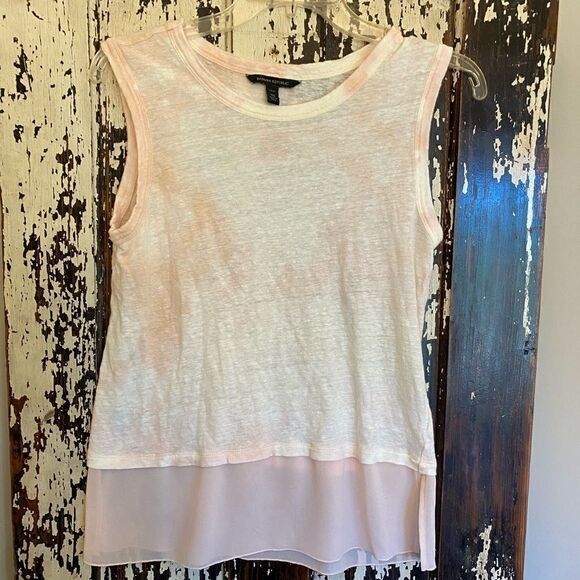 Banana Republic Tops - EUC super cute Banana Republic sheer bottom tank